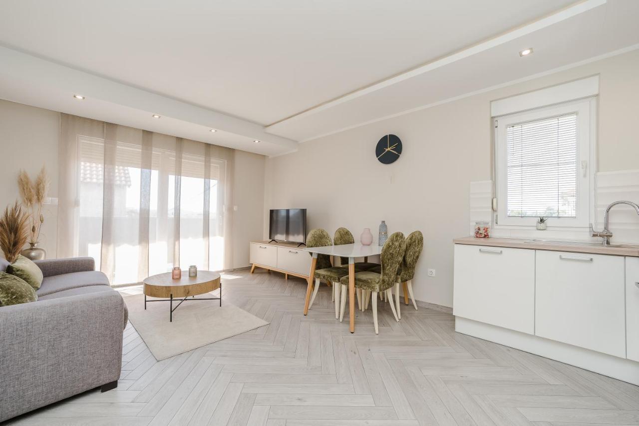 Villa Karla Zara Esterno foto