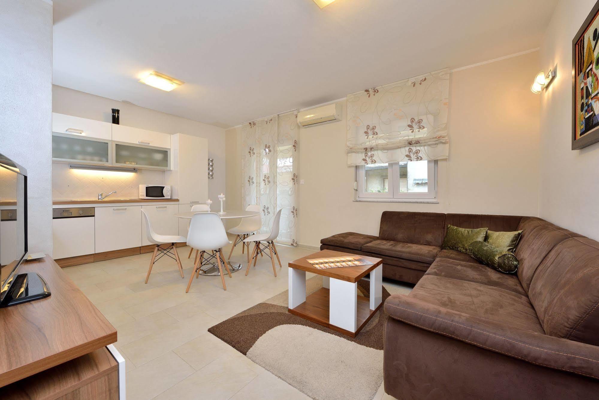 Villa Karla Zara Esterno foto